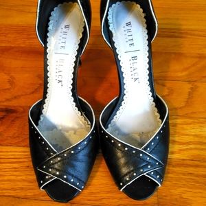 White House black market black leather shoes